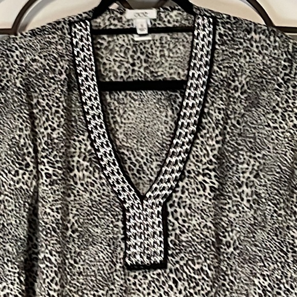 CACHE LEOPARD PRINT BELL SLEEVE BLOUSE SIZE SMALL - Picture 2 of 10